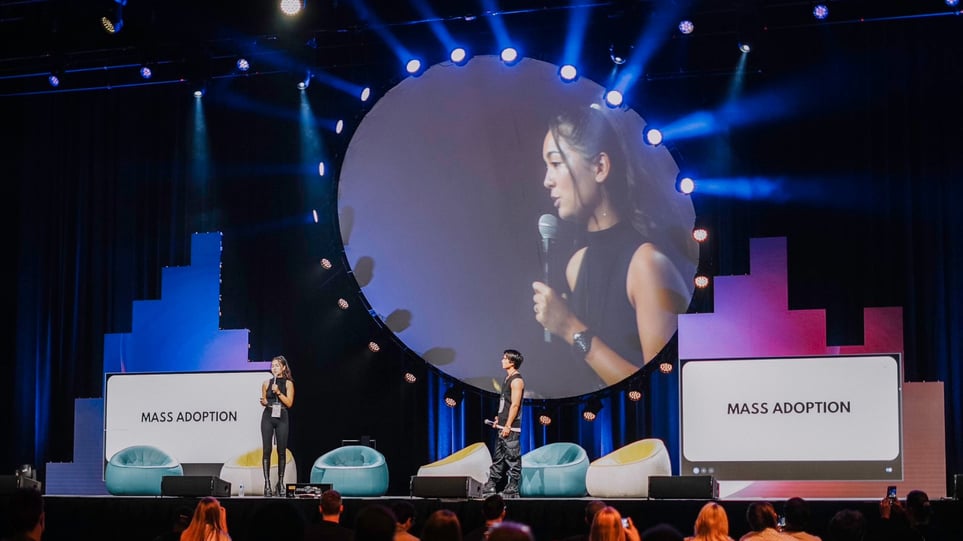 Agoracles founders Chiara Yee and Enzo Yee speaking at DCentral Miami 2022
